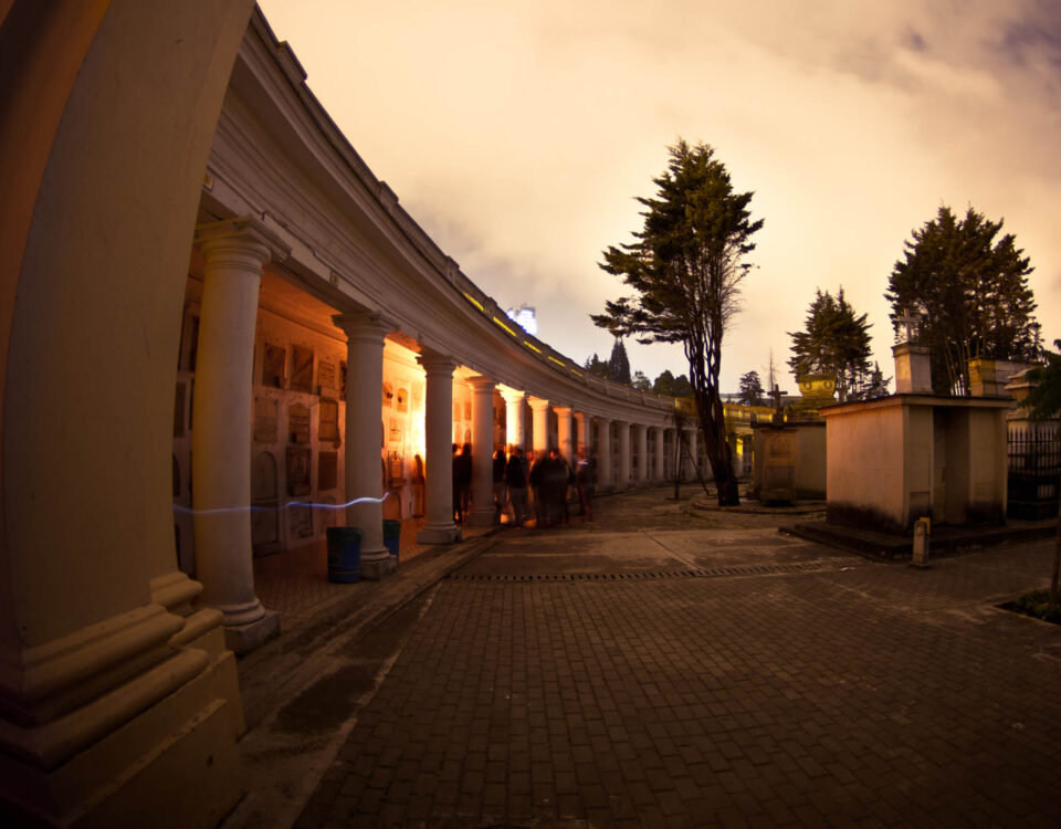 tour cementerio en bogota colombia